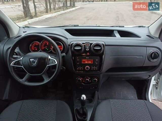 Белый Дачия Доккер, объемом двигателя 1.6 л и пробегом 207 тыс. км за 9750 $, фото 9 на Automoto.ua