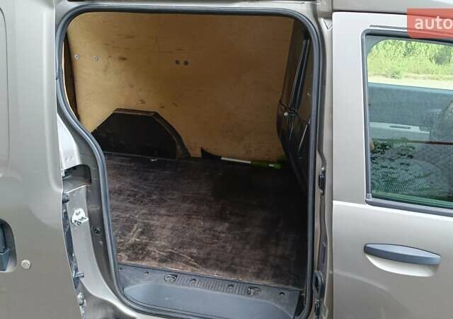 Бежевий Дачія Доккер, об'ємом двигуна 1.5 л та пробігом 181 тис. км за 7500 $, фото 12 на Automoto.ua