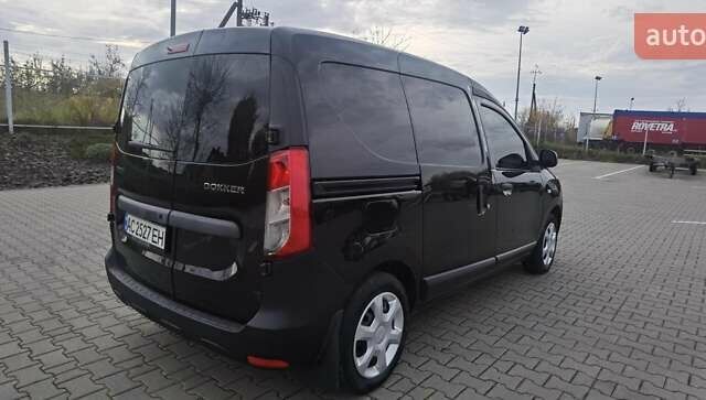 Черный Дачия Доккер, объемом двигателя 1.46 л и пробегом 231 тыс. км за 6750 $, фото 2 на Automoto.ua