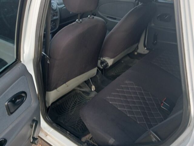 Белый Дачия Другая, объемом двигателя 1.4 л и пробегом 89 тыс. км за 1399 $, фото 7 на Automoto.ua