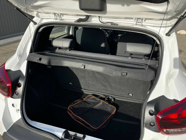 Белый Дачия Другая, объемом двигателя 0 л и пробегом 35 тыс. км за 9500 $, фото 6 на Automoto.ua