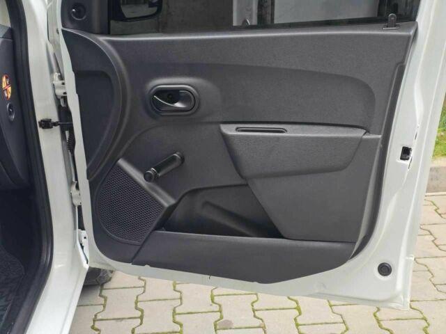 Білий Дачія Інша, об'ємом двигуна 1.6 л та пробігом 98 тис. км за 7999 $, фото 14 на Automoto.ua