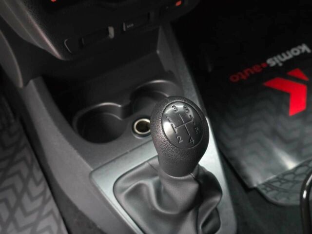 Білий Дачія Інша, об'ємом двигуна 1.6 л та пробігом 98 тис. км за 7999 $, фото 10 на Automoto.ua