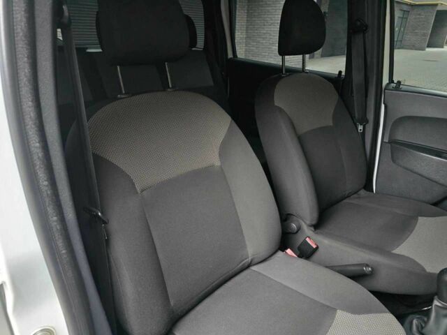 Білий Дачія Інша, об'ємом двигуна 1.6 л та пробігом 98 тис. км за 7999 $, фото 17 на Automoto.ua