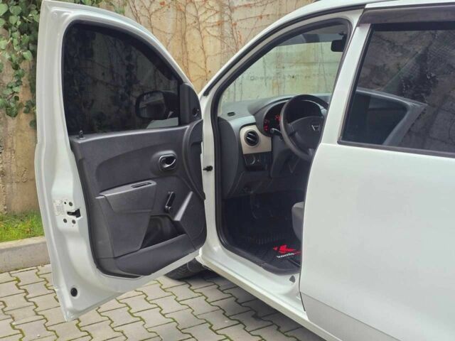 Білий Дачія Інша, об'ємом двигуна 1.6 л та пробігом 98 тис. км за 7999 $, фото 5 на Automoto.ua