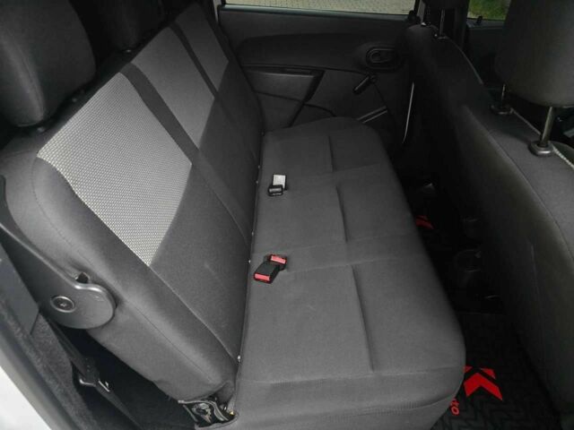 Білий Дачія Інша, об'ємом двигуна 1.6 л та пробігом 98 тис. км за 7999 $, фото 20 на Automoto.ua