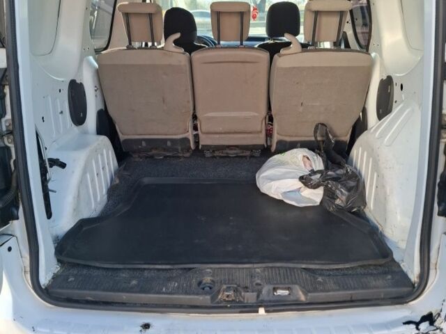 Белый Дачия Другая, объемом двигателя 1.5 л и пробегом 230 тыс. км за 6700 $, фото 4 на Automoto.ua