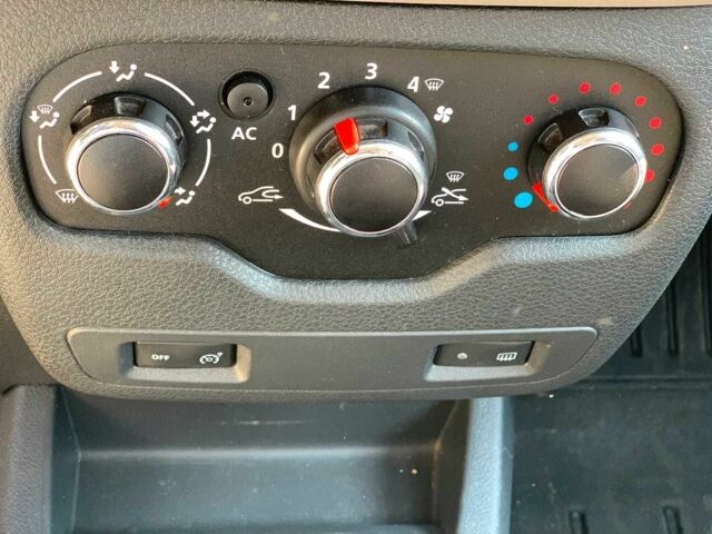 Дачия Другая 2012 в Виннице на Automoto.ua Серый Дачия Другая, объемом двигателя 1.5 л и пробегом 305 тыс. км за 6940 $, фото 14 на Automoto.ua