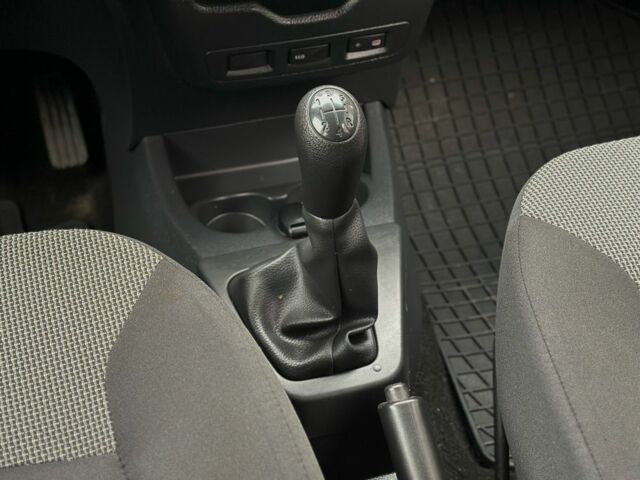 Серый Дачия Другая, объемом двигателя 1.6 л и пробегом 310 тыс. км за 6500 $, фото 19 на Automoto.ua