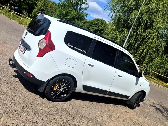 Белый Дачия Лоджи, объемом двигателя 1.2 л и пробегом 167 тыс. км за 7700 $, фото 4 на Automoto.ua