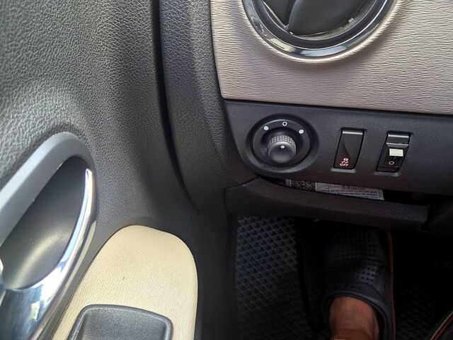 Белый Дачия Лоджи, объемом двигателя 1.2 л и пробегом 167 тыс. км за 7700 $, фото 11 на Automoto.ua