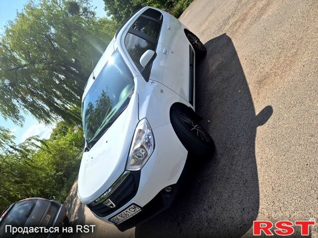 Белый Дачия Лоджи, объемом двигателя 1.2 л и пробегом 167 тыс. км за 7700 $, фото 2 на Automoto.ua