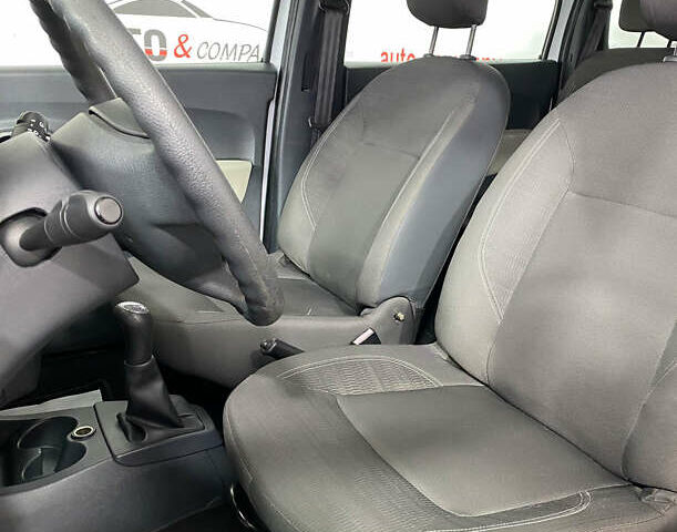 Белый Дачия Лоджи, объемом двигателя 1.5 л и пробегом 175 тыс. км за 8450 $, фото 6 на Automoto.ua