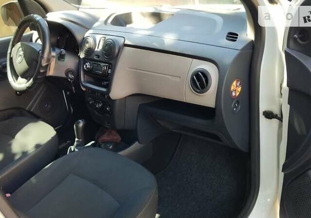 Білий Дачія Лоджі, об'ємом двигуна 1.6 л та пробігом 147 тис. км за 6000 $, фото 7 на Automoto.ua