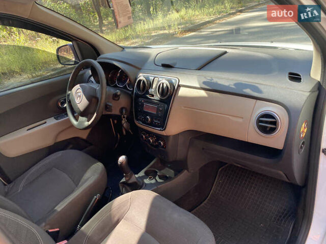 Белый Дачия Лоджи, объемом двигателя 1.2 л и пробегом 232 тыс. км за 5500 $, фото 26 на Automoto.ua