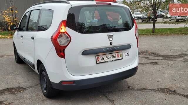 Белый Дачия Лоджи, объемом двигателя 1.6 л и пробегом 225 тыс. км за 5900 $, фото 7 на Automoto.ua