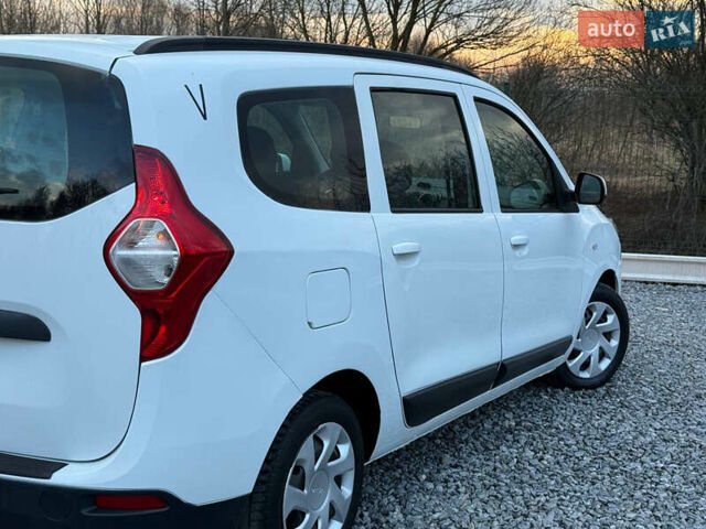 Белый Дачия Лоджи, объемом двигателя 1.6 л и пробегом 220 тыс. км за 5750 $, фото 31 на Automoto.ua