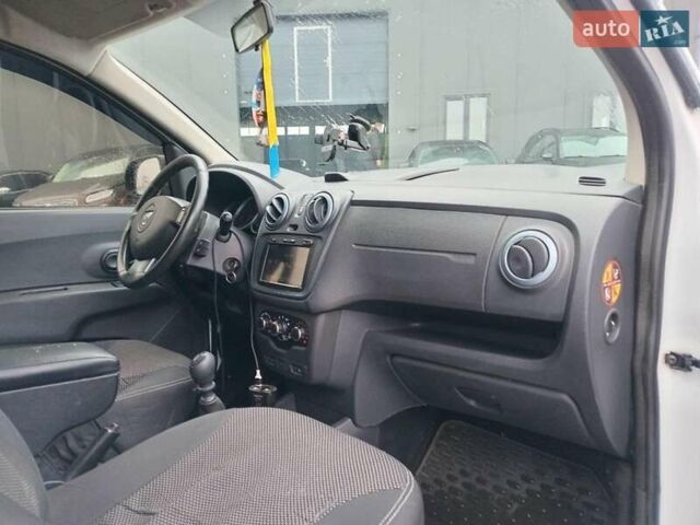 Дачия Лоджи 2015 в Львове на Automoto.ua Белый Дачия Лоджи, объемом двигателя 1.5 л и пробегом 134 тыс. км за 8990 $, фото 10 на Automoto.ua