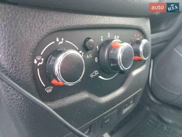 Дачия Лоджи 2015 в Львове на Automoto.ua Белый Дачия Лоджи, объемом двигателя 1.5 л и пробегом 134 тыс. км за 8990 $, фото 17 на Automoto.ua