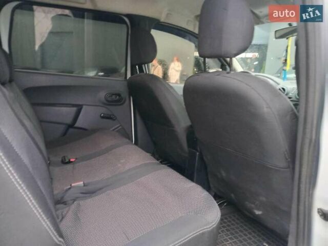 Дачия Лоджи 2015 в Львове на Automoto.ua Белый Дачия Лоджи, объемом двигателя 1.5 л и пробегом 134 тыс. км за 8990 $, фото 14 на Automoto.ua