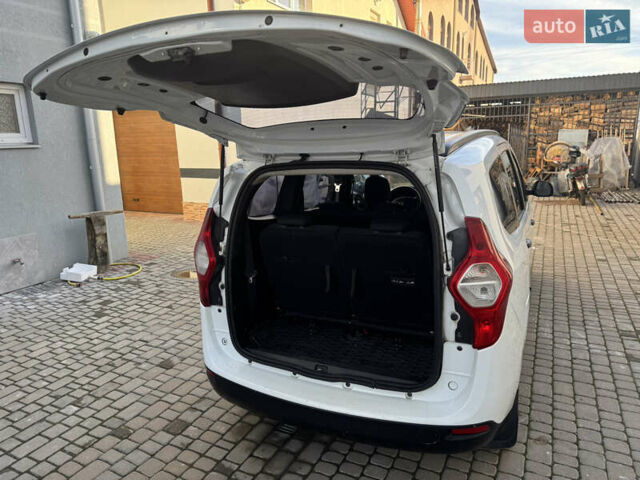 Белый Дачия Лоджи, объемом двигателя 1.6 л и пробегом 215 тыс. км за 6999 $, фото 21 на Automoto.ua