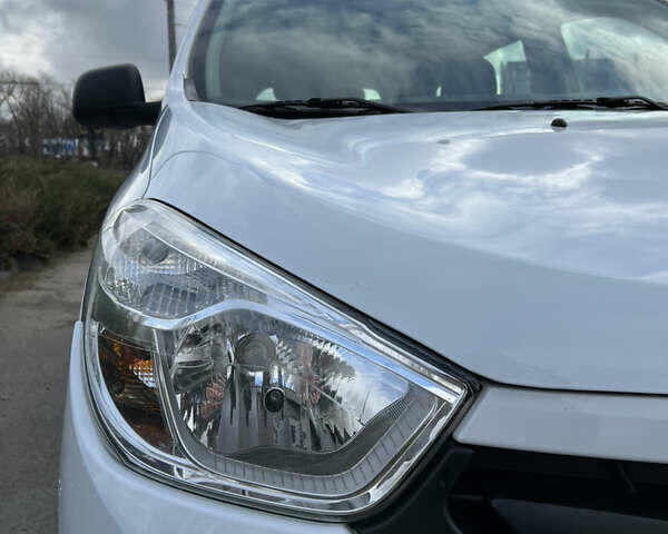 Білий Дачія Лоджі, об'ємом двигуна 1.46 л та пробігом 200 тис. км за 7500 $, фото 1 на Automoto.ua