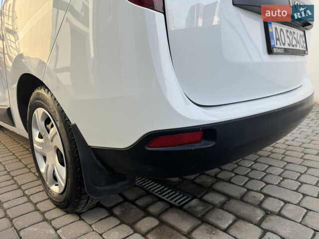 Белый Дачия Лоджи, объемом двигателя 1.6 л и пробегом 215 тыс. км за 6999 $, фото 22 на Automoto.ua