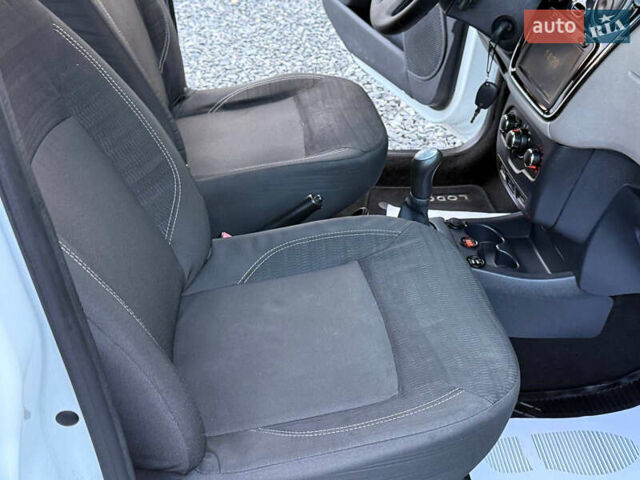 Белый Дачия Лоджи, объемом двигателя 1.6 л и пробегом 220 тыс. км за 5750 $, фото 46 на Automoto.ua