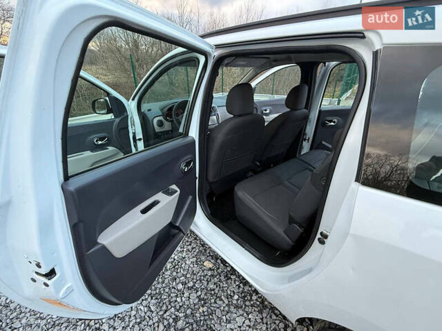 Белый Дачия Лоджи, объемом двигателя 1.6 л и пробегом 220 тыс. км за 5750 $, фото 54 на Automoto.ua