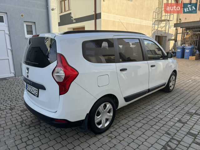 Белый Дачия Лоджи, объемом двигателя 1.6 л и пробегом 215 тыс. км за 6999 $, фото 4 на Automoto.ua