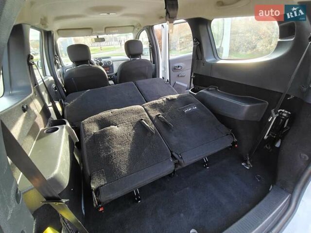 Белый Дачия Лоджи, объемом двигателя 1.6 л и пробегом 170 тыс. км за 7500 $, фото 23 на Automoto.ua