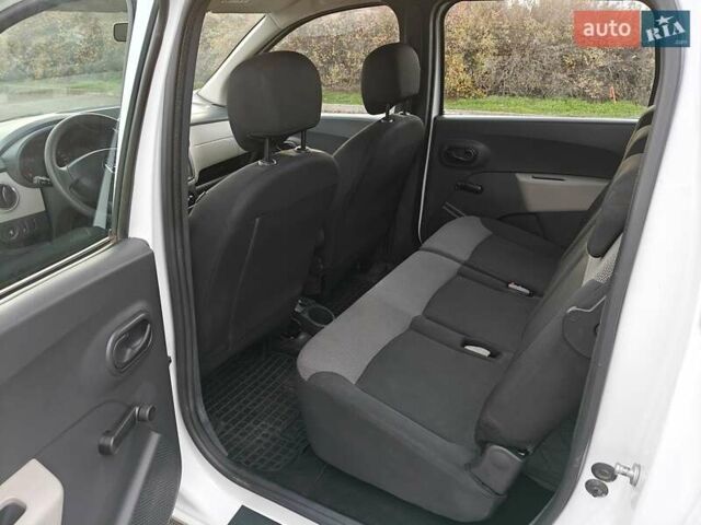 Белый Дачия Лоджи, объемом двигателя 1.6 л и пробегом 170 тыс. км за 7500 $, фото 9 на Automoto.ua