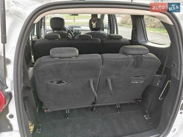 Белый Дачия Лоджи, объемом двигателя 1.6 л и пробегом 170 тыс. км за 7500 $, фото 11 на Automoto.ua