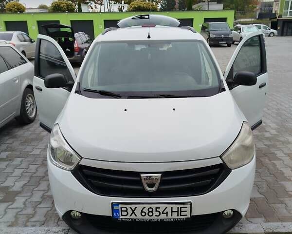 Дачия Лоджи 2016 в Каменце-Подольском на Automoto.ua Белый Дачия Лоджи, объемом двигателя 1.6 л и пробегом 176 тыс. км за 8900 $, фото 9 на Automoto.ua