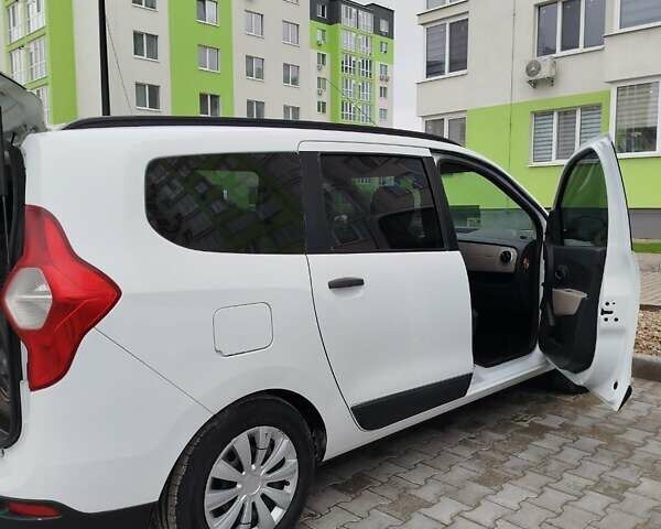 Дачия Лоджи 2016 в Каменце-Подольском на Automoto.ua Белый Дачия Лоджи, объемом двигателя 1.6 л и пробегом 176 тыс. км за 8900 $, фото 2 на Automoto.ua