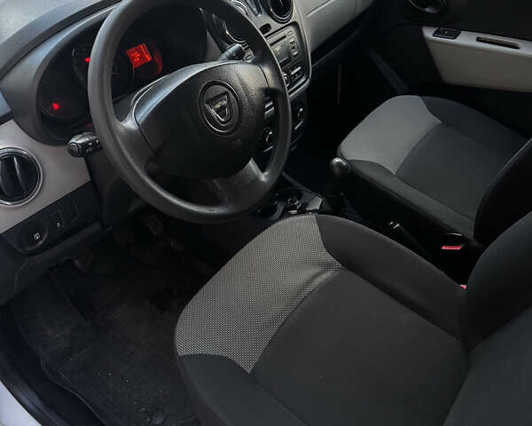 Белый Дачия Лоджи, объемом двигателя 1.6 л и пробегом 170 тыс. км за 7500 $, фото 5 на Automoto.ua