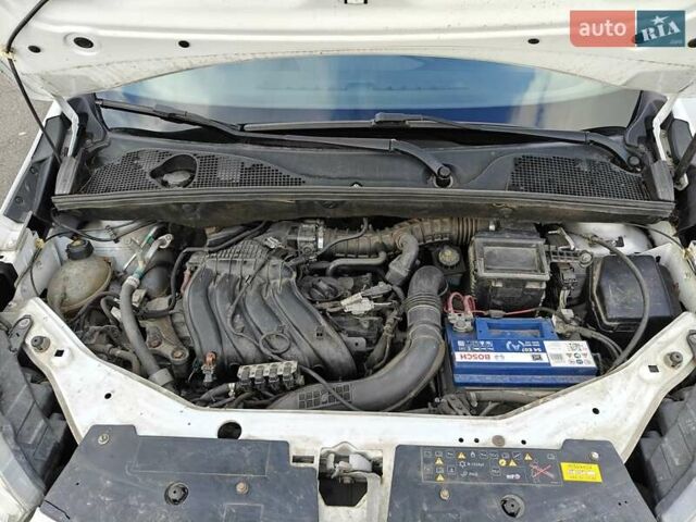 Белый Дачия Лоджи, объемом двигателя 1.6 л и пробегом 170 тыс. км за 7500 $, фото 16 на Automoto.ua