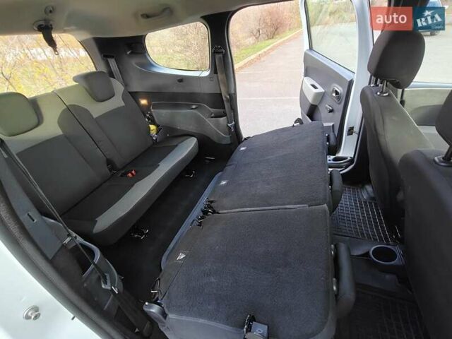 Белый Дачия Лоджи, объемом двигателя 1.6 л и пробегом 170 тыс. км за 7500 $, фото 22 на Automoto.ua