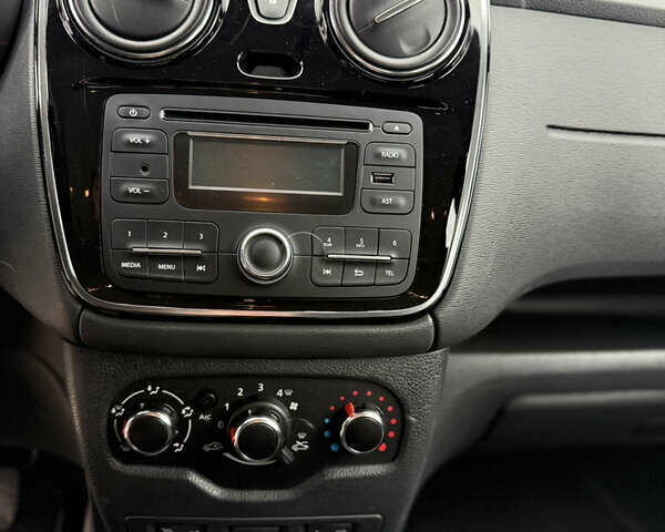 Білий Дачія Лоджі, об'ємом двигуна 1.6 л та пробігом 135 тис. км за 8700 $, фото 10 на Automoto.ua