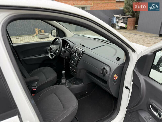 Белый Дачия Лоджи, объемом двигателя 1.6 л и пробегом 135 тыс. км за 7999 $, фото 13 на Automoto.ua