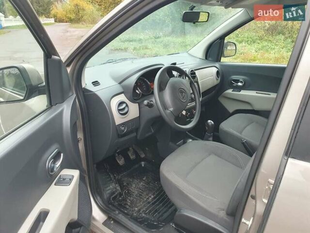 Бежевый Дачия Лоджи, объемом двигателя 1.5 л и пробегом 225 тыс. км за 7500 $, фото 2 на Automoto.ua