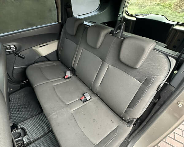 Бежевый Дачия Лоджи, объемом двигателя 1.5 л и пробегом 209 тыс. км за 8500 $, фото 24 на Automoto.ua