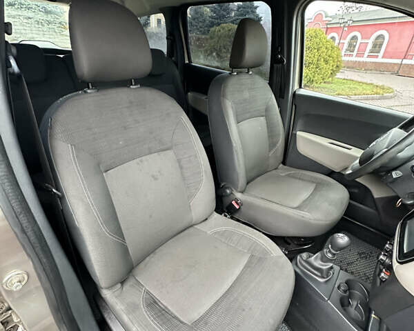 Бежевый Дачия Лоджи, объемом двигателя 1.5 л и пробегом 209 тыс. км за 8500 $, фото 22 на Automoto.ua