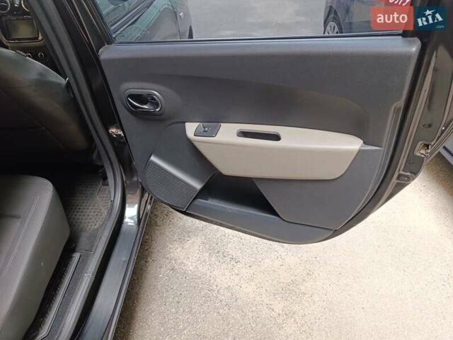 Дачия Лоджи 2012 в Киеве на Automoto.ua Черный Дачия Лоджи, объемом двигателя 1.2 л и пробегом 151 тыс. км за 7100 $, фото 8 на Automoto.ua