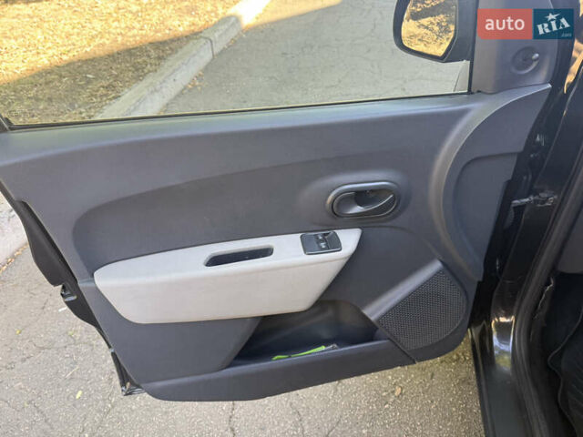 Черный Дачия Лоджи, объемом двигателя 1.5 л и пробегом 286 тыс. км за 7000 $, фото 3 на Automoto.ua