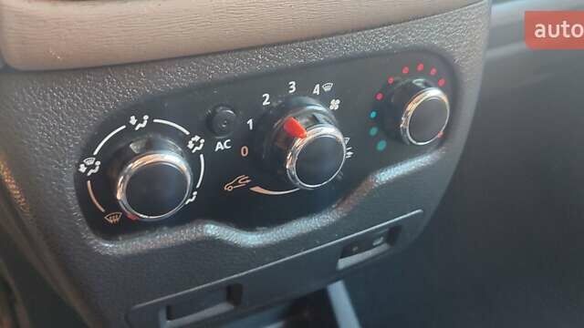 Черный Дачия Лоджи, объемом двигателя 1.6 л и пробегом 246 тыс. км за 5300 $, фото 22 на Automoto.ua