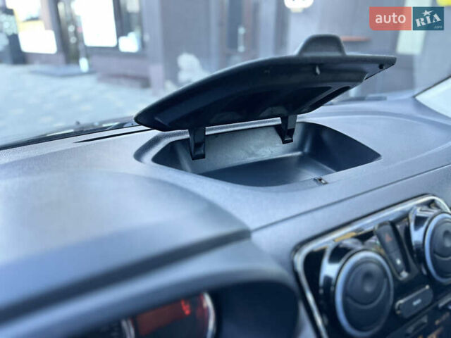 Чорний Дачія Лоджі, об'ємом двигуна 1.2 л та пробігом 174 тис. км за 5499 $, фото 28 на Automoto.ua