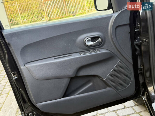 Дачія Лоджі 2018 у Дрогобичі на Automoto.ua Чорний Дачія Лоджі, об'ємом двигуна 1.6 л та пробігом 98 тис. км за 9750 $, фото 72 на Automoto.ua