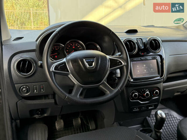Дачія Лоджі 2018 у Дрогобичі на Automoto.ua Чорний Дачія Лоджі, об'ємом двигуна 1.6 л та пробігом 98 тис. км за 9750 $, фото 82 на Automoto.ua