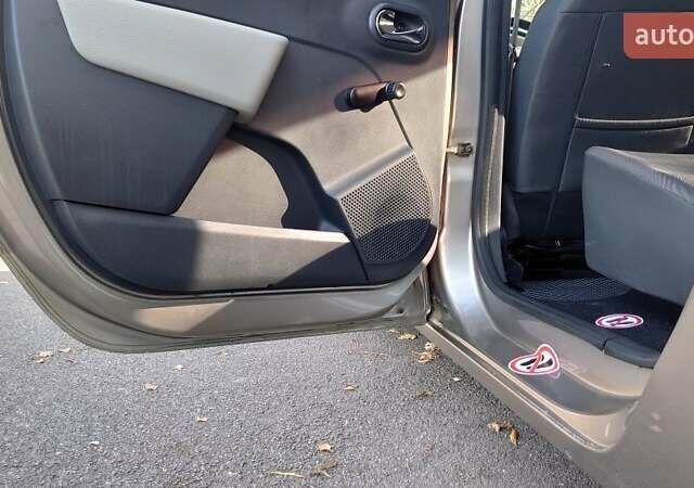 Дачия Лоджи 2012 в Черновцах на Automoto.ua Коричневый Дачия Лоджи, объемом двигателя 1.6 л и пробегом 249 тыс. км за 7563 $, фото 13 на Automoto.ua